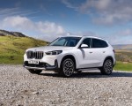 2023 BMW X1 xDrive23i xLine (UK-Spec) Front Three-Quarter Wallpapers 150x120 (14)
