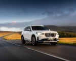 2023 BMW X1 xDrive23i xLine (UK-Spec) Front Three-Quarter Wallpapers 150x120 (8)