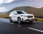 2023 BMW X1 xDrive23i xLine (UK-Spec) Front Three-Quarter Wallpapers 150x120 (9)