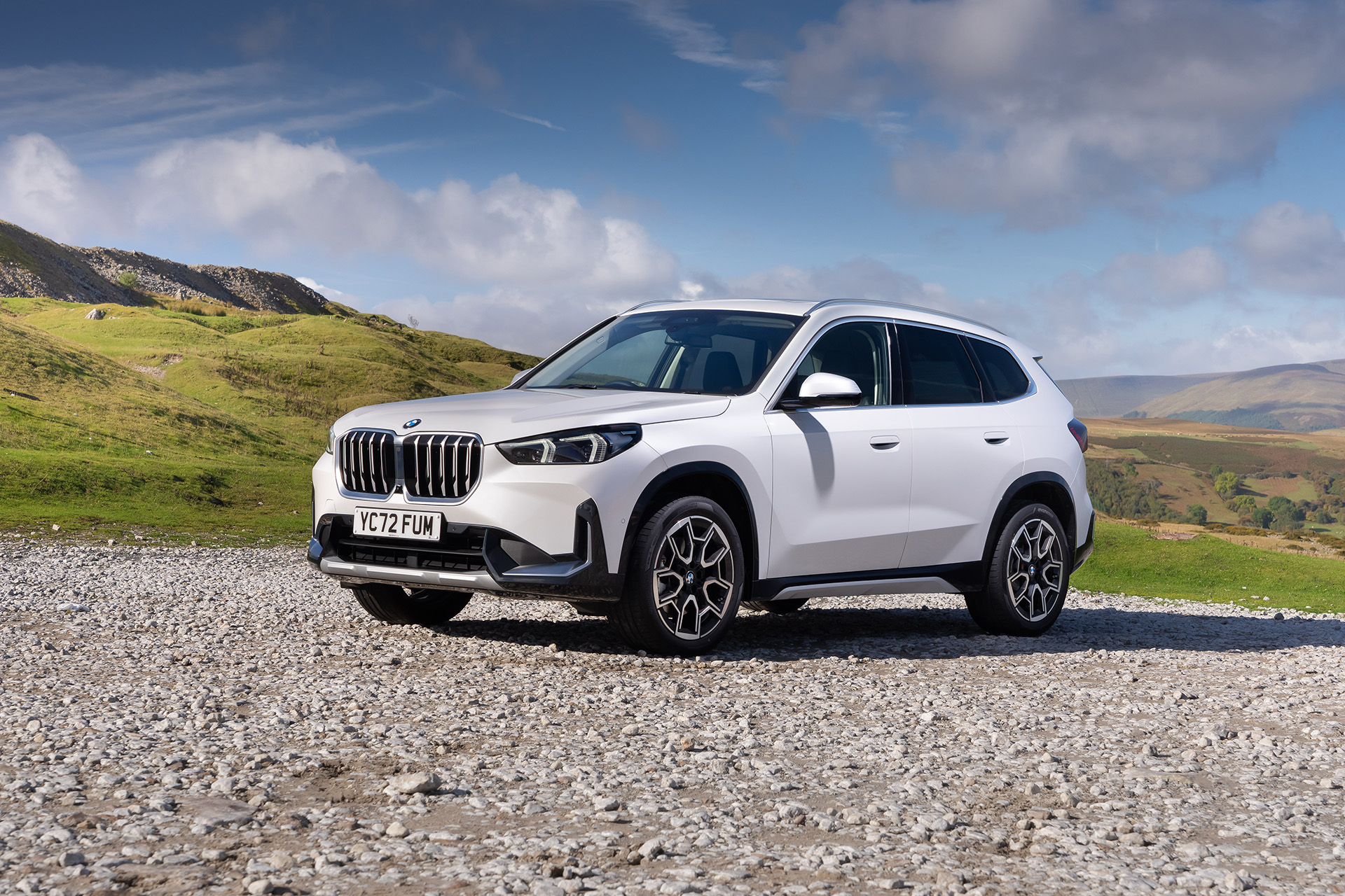 2023 BMW X1 xDrive23i xLine UK version Front Three-Quarter Wallpapers (14)