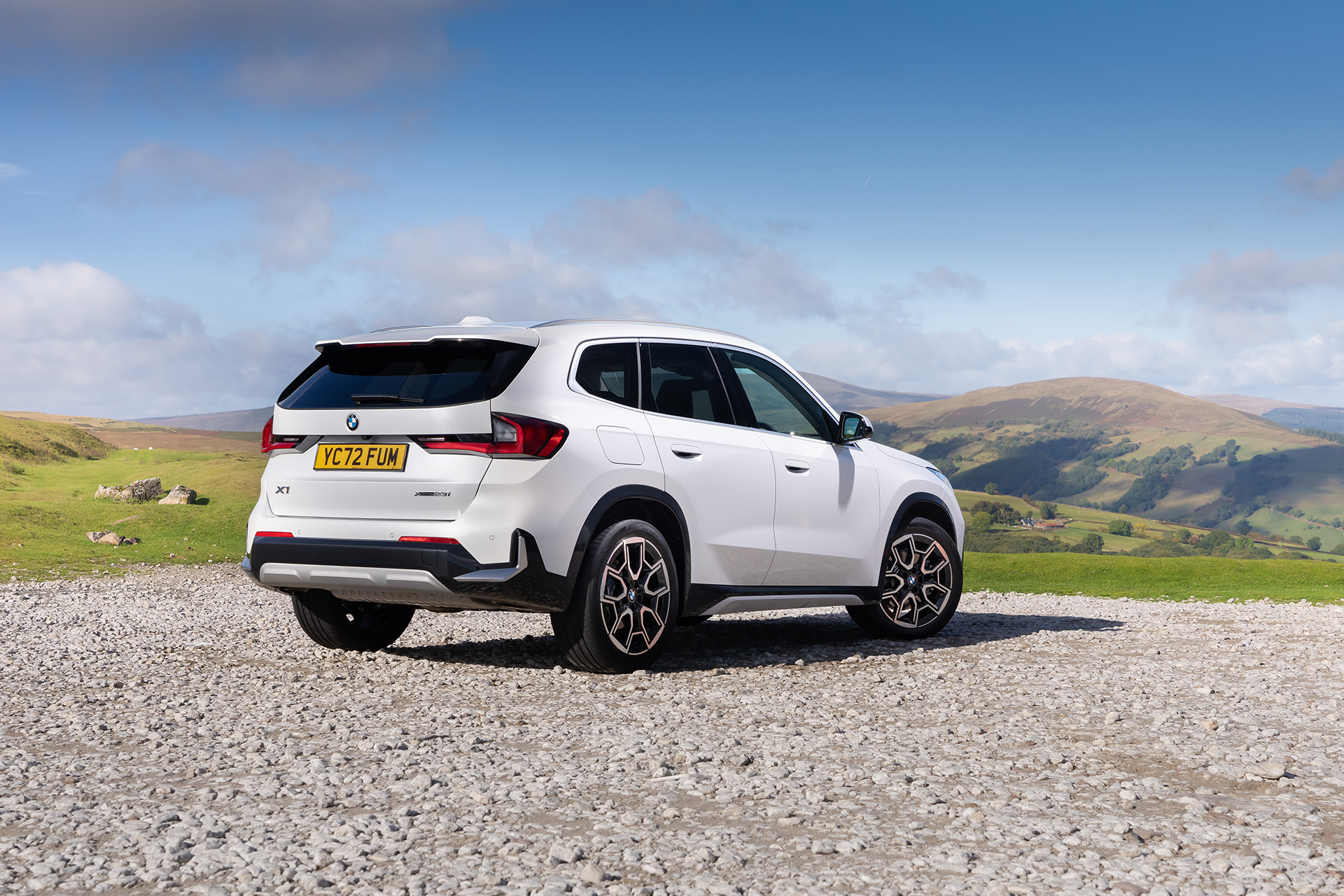 2023 BMW X1 xDrive23i xLine UK version Rear Three-Quarter Wallpapers (15)