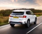 2023 BMW X1 xDrive23i xLine (UK-Spec) Rear Three-Quarter Wallpapers 150x120 (11)