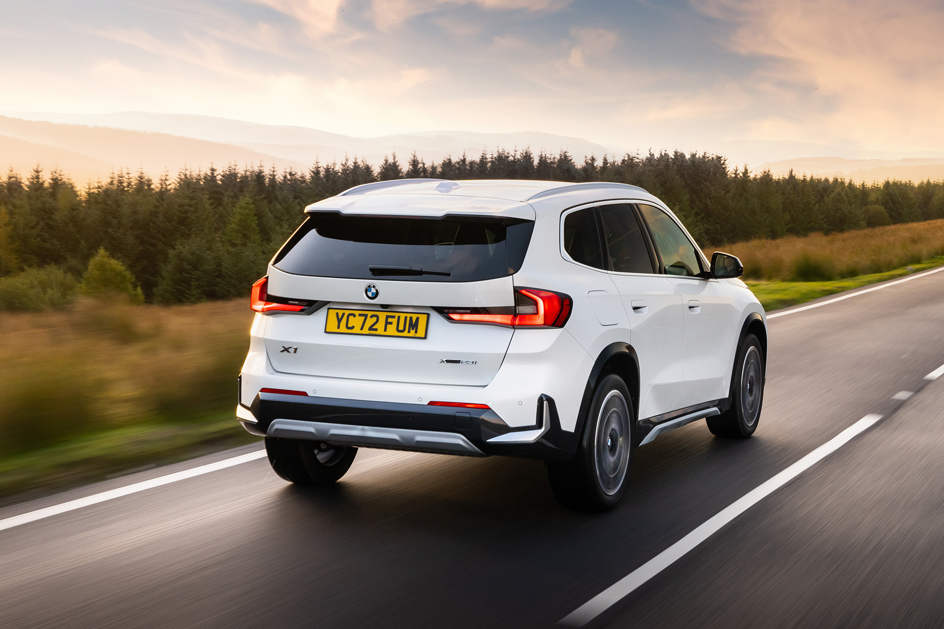 2023 BMW X1 xDrive23i xLine UK version Rear Three-Quarter Wallpapers (11)