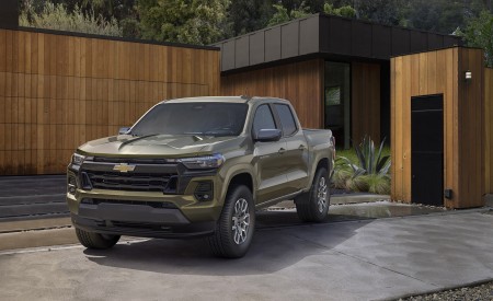 2023 Chevrolet Colorado LT Front Three-Quarter Wallpapers 450x275 (66)