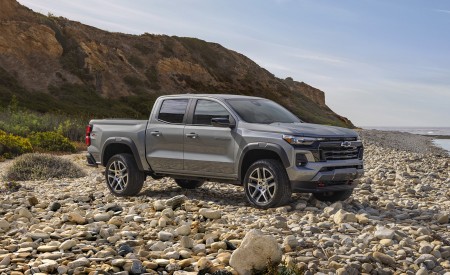 2023 Chevrolet Colorado Z71 Front Three-Quarter Wallpapers 450x275 (56)
