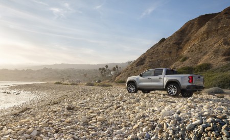 2023 Chevrolet Colorado Z71 Rear Three-Quarter Wallpapers 450x275 (57)