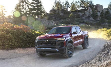 2023 Chevrolet Colorado Z71 Trail Boss Front Three-Quarter Wallpapers 450x275 (40)