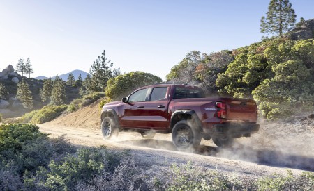 2023 Chevrolet Colorado Z71 Trail Boss Rear Three-Quarter Wallpapers 450x275 (38)