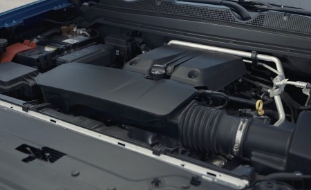 2023 Chevrolet Colorado ZR2 Engine Wallpapers 450x275 (15)