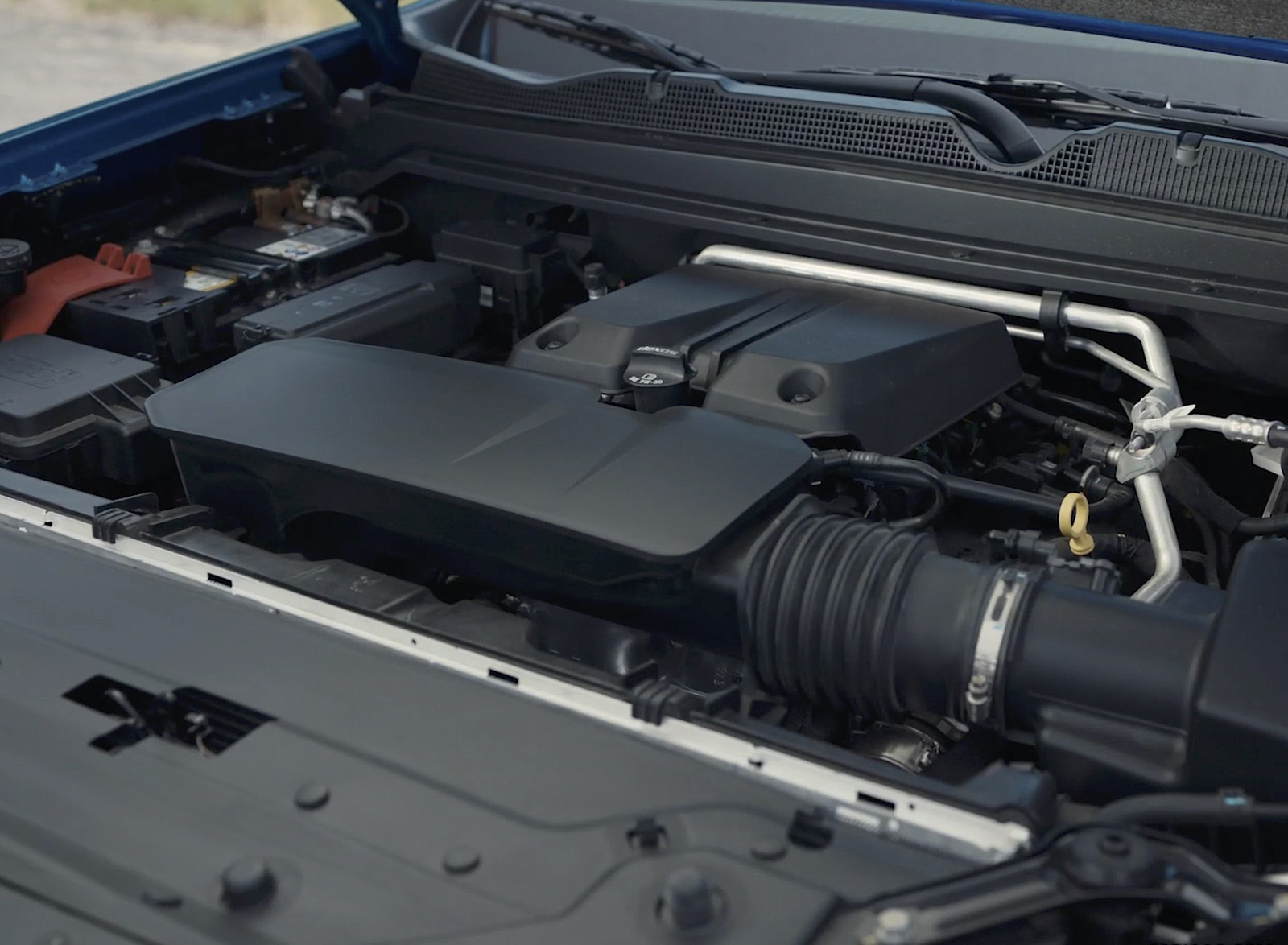 2023 Chevrolet Color:ado ZR2 Engine Wallpapers (15)