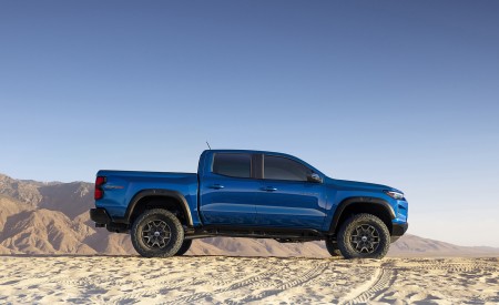 2023 Chevrolet Colorado ZR2 Side Wallpapers 450x275 (5)