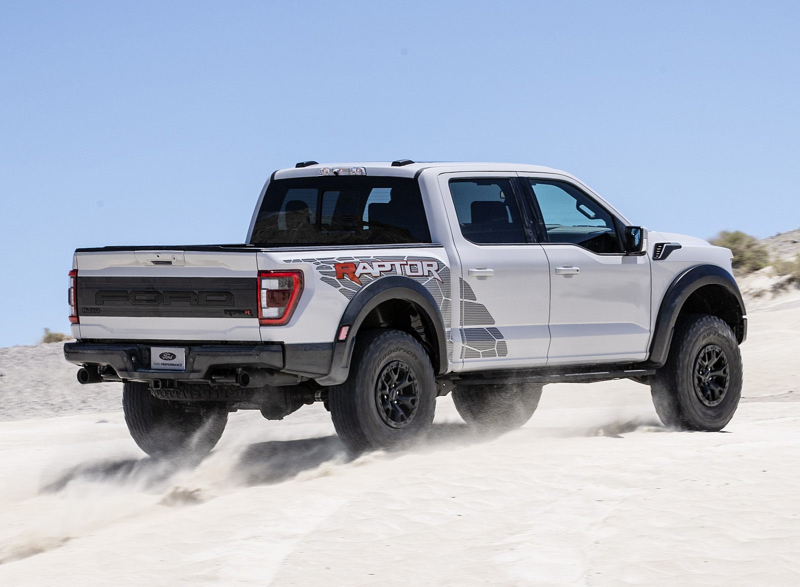 2023 Ford F-150 Raptor R Rear Three-Quarter Wallpapers (7)