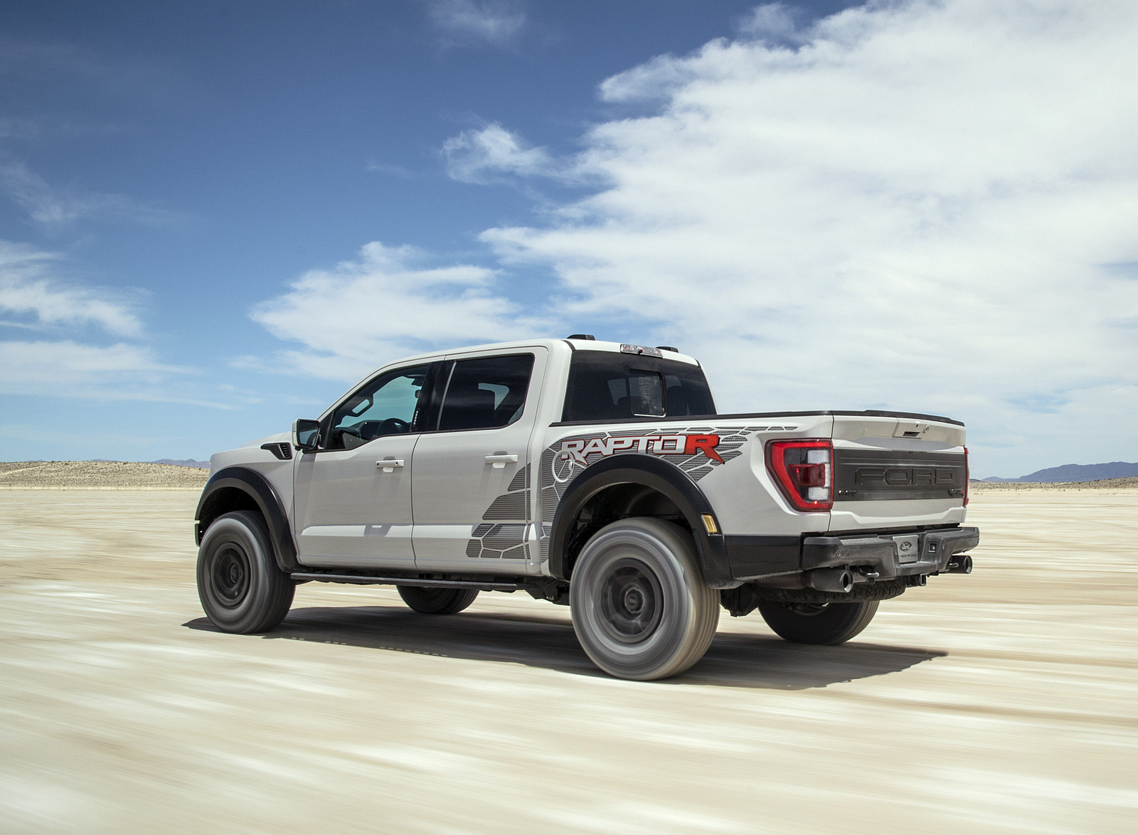 2023 Ford F-150 Raptor R Rear Three-Quarter Wallpapers (11)