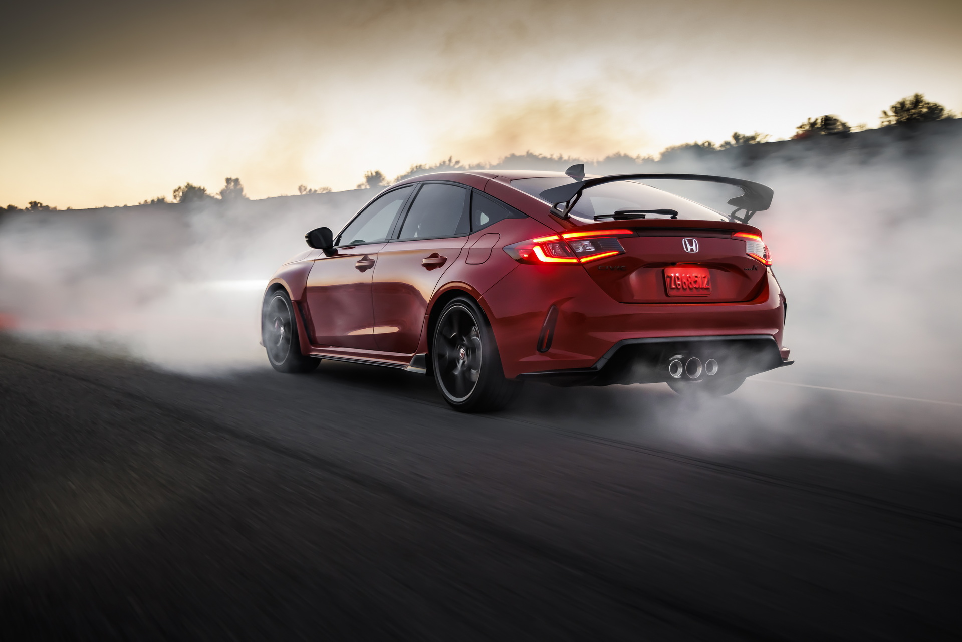 2023 Honda Civic Type R Burnout Wallpapers (14)