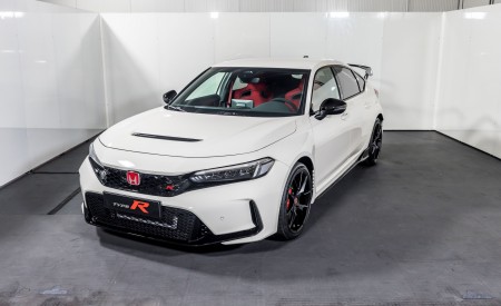 2023 Honda Civic Type R Front Three-Quarter Wallpapers 450x275 (77)