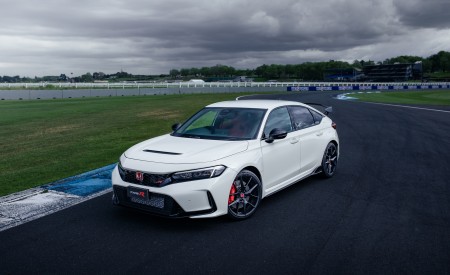 2023 Honda Civic Type R Front Three-Quarter Wallpapers 450x275 (55)