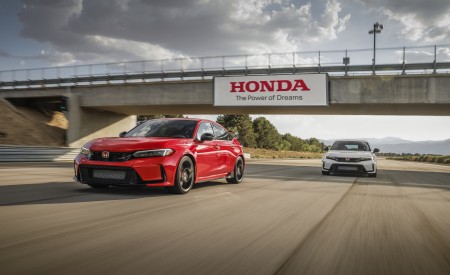2023 Honda Civic Type R Front Three-Quarter Wallpapers 450x275 (2)