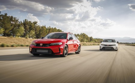 2023 Honda Civic Type R Front Three-Quarter Wallpapers 450x275 (3)