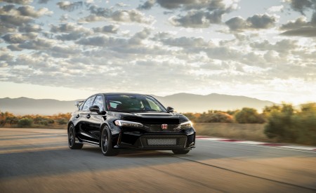 2023 Honda Civic Type R Front Three-Quarter Wallpapers 450x275 (8)