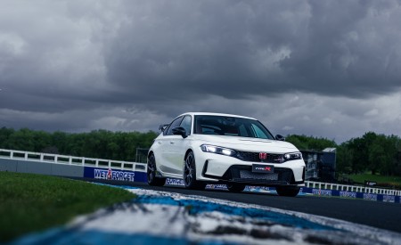 2023 Honda Civic Type R Front Wallpapers 450x275 (58)