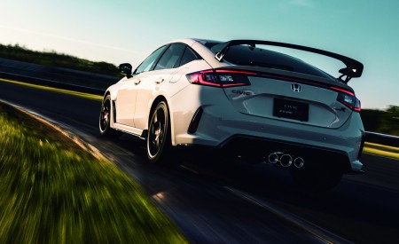 2023 Honda Civic Type R Rear Three-Quarter Wallpapers 450x275 (62)