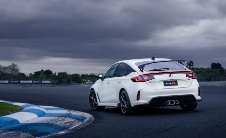 2023 Honda Civic Type R Rear Three-Quarter Wallpapers 450x275 (60)