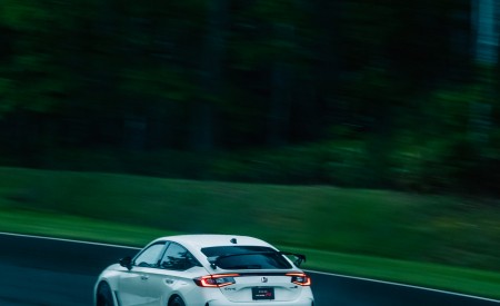2023 Honda Civic Type R Rear Three-Quarter Wallpapers 450x275 (51)
