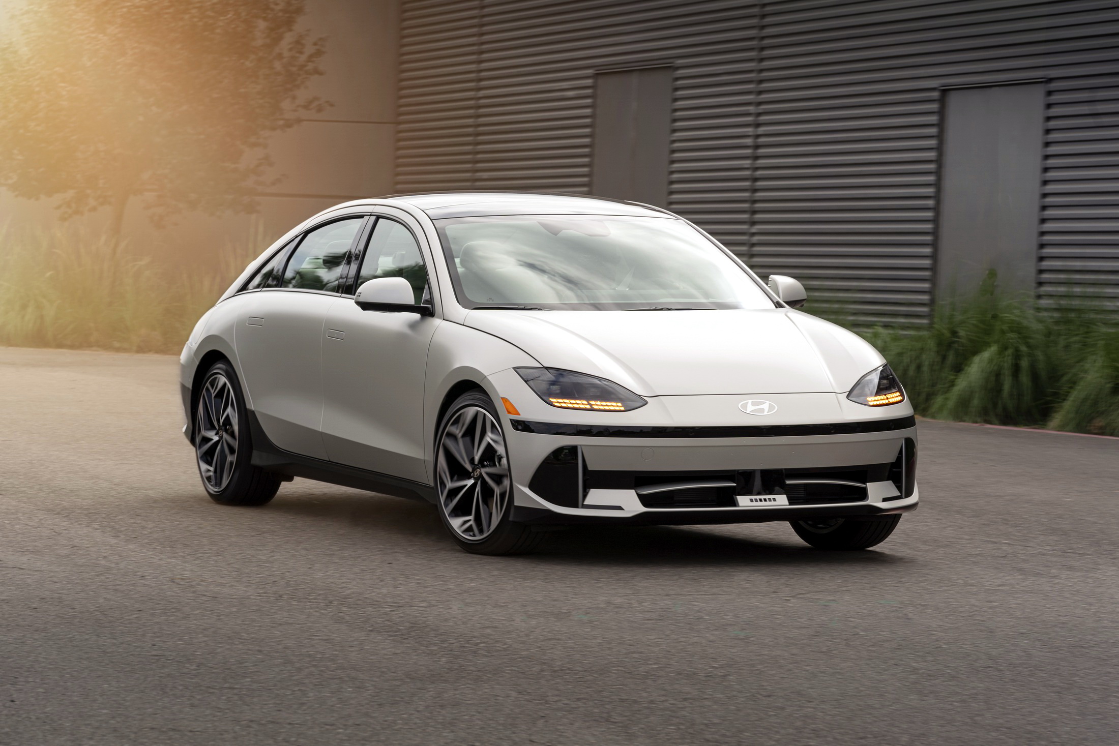 2023 Hyundai Ioniq 6 Front Three-Quarter Wallpapers  (14)