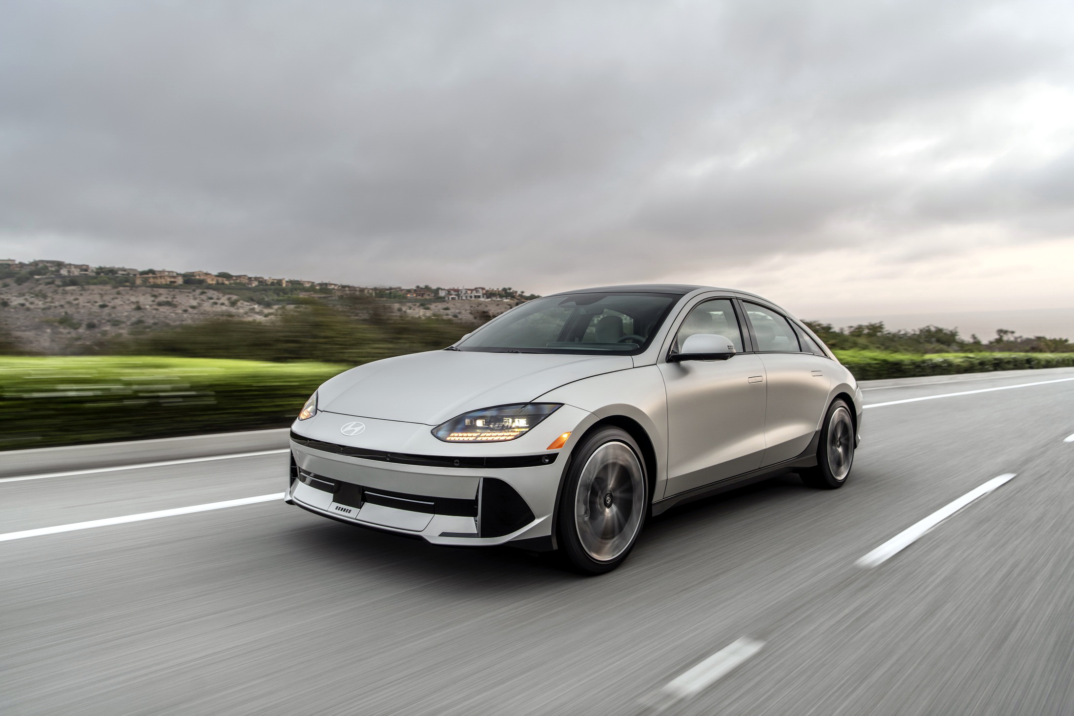 2023 Hyundai Ioniq 6 Front Three-Quarter Wallpapers (1)