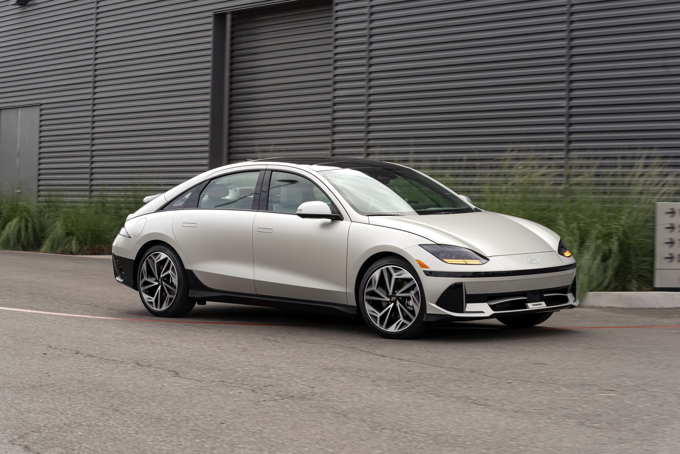 2023 Hyundai Ioniq 6 Front Three-Quarter Wallpapers (15)