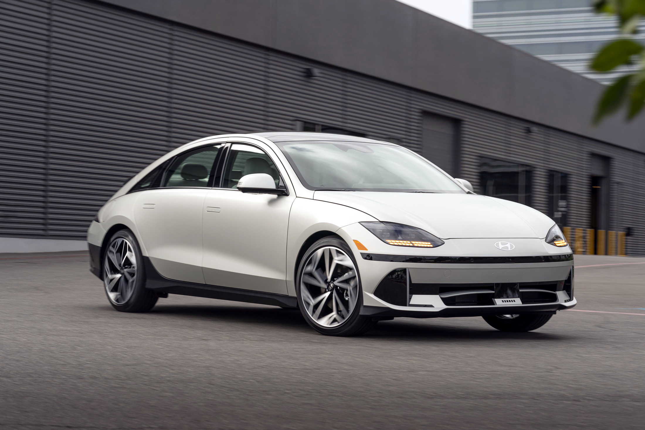 2023 Hyundai Ioniq 6 Front Three-Quarter Wallpapers (8)