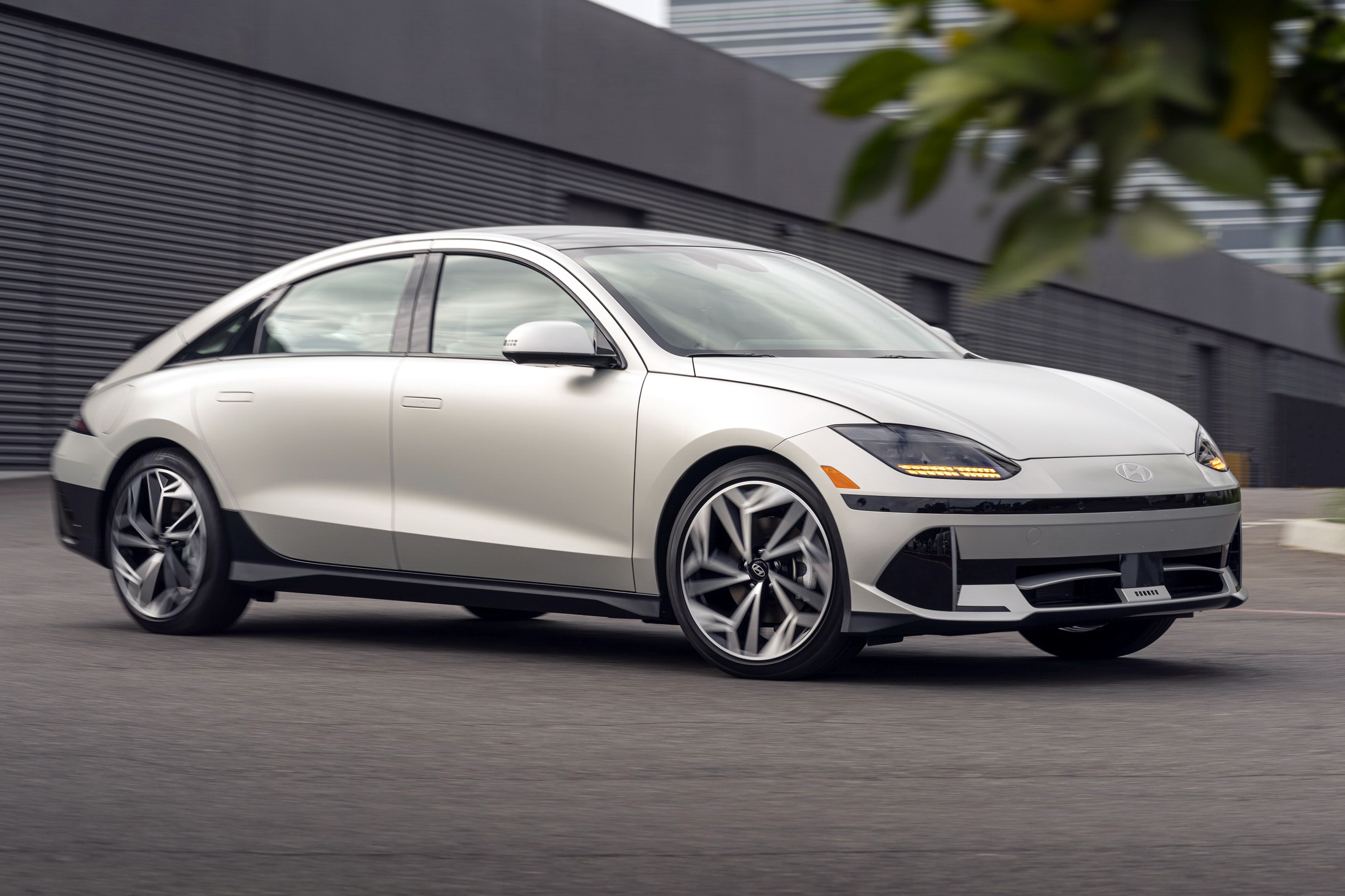 2023 Hyundai Ioniq 6 Front Three-Quarter Wallpapers (9)