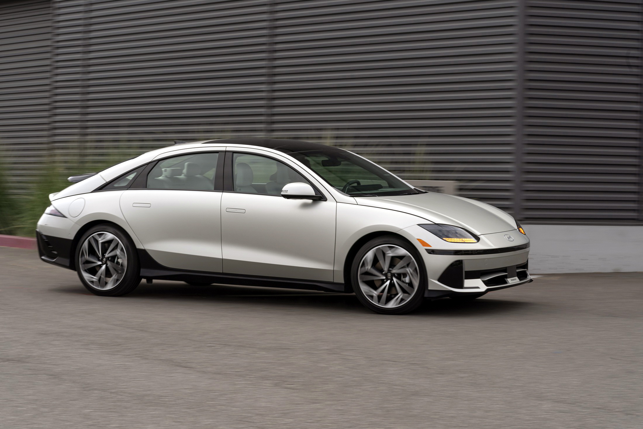 2023 Hyundai Ioniq 6 Front Three-Quarter Wallpapers (10)