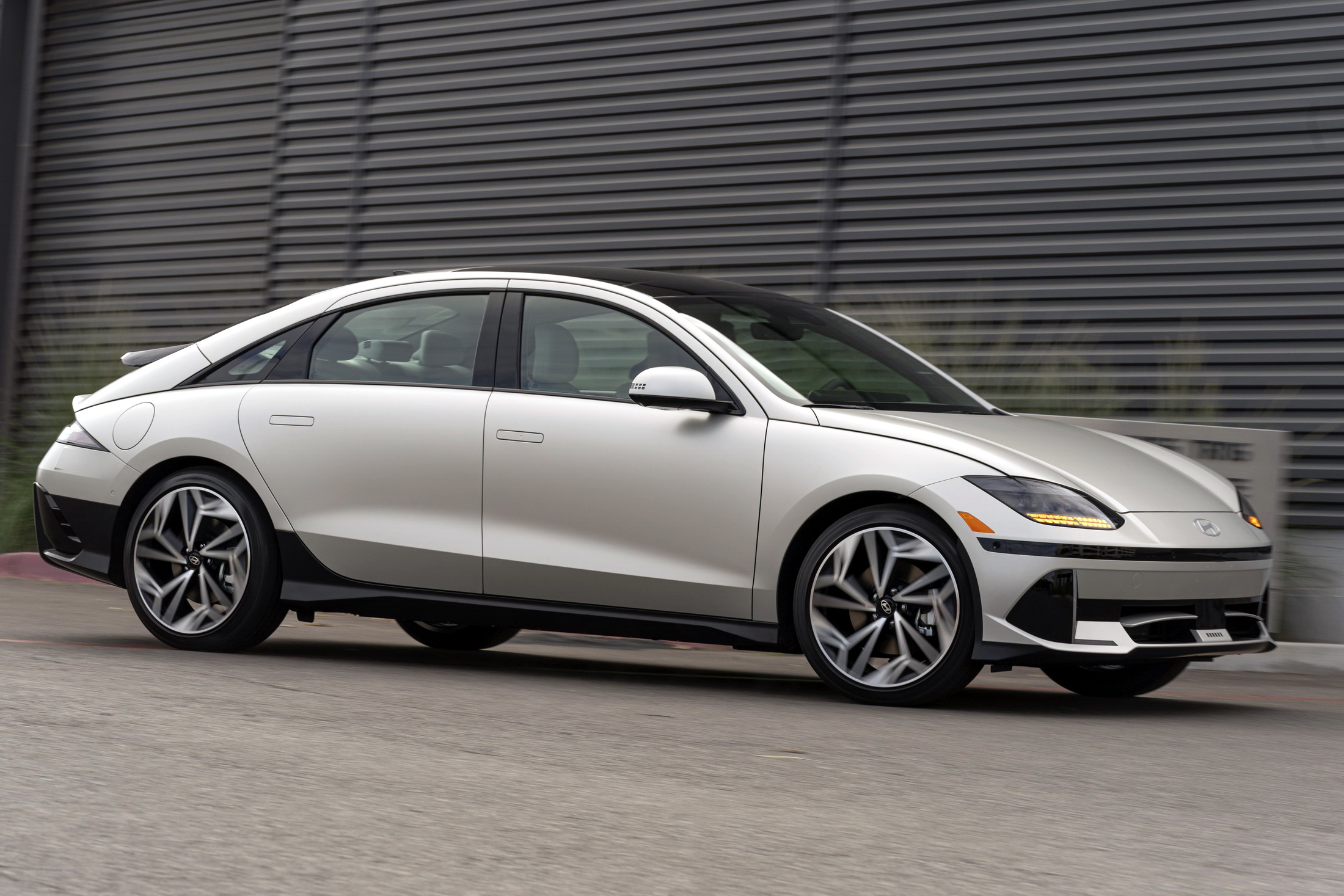 2023 Hyundai Ioniq 6 Front Three-Quarter Wallpapers (11)