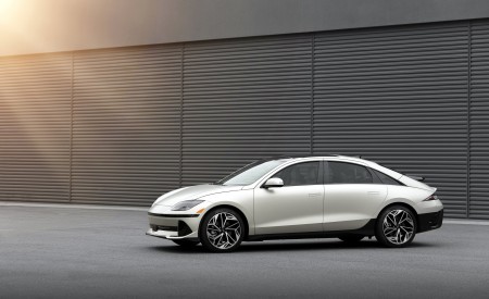 2023 Hyundai Ioniq 6 Side Wallpapers 450x275 (25)