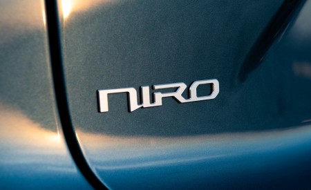 2023 Kia Niro Badge Wallpapers 450x275 (43)