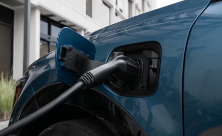2023 Kia Niro Charging Connector Wallpapers 450x275 (42)
