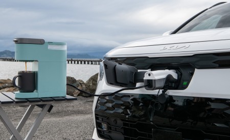 2023 Kia Niro Charging Wallpapers 450x275 (13)