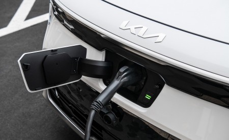 2023 Kia Niro Charging Wallpapers 450x275 (14)