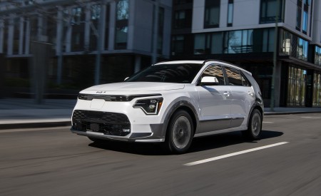 2023 Kia Niro Front Three-Quarter Wallpapers 450x275 (28)
