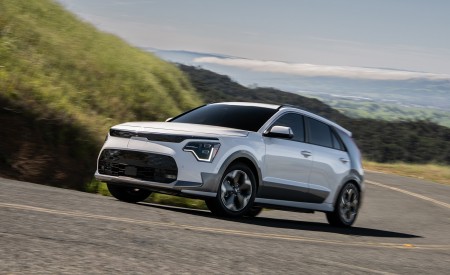 2023 Kia Niro Front Three-Quarter Wallpapers 450x275 (26)