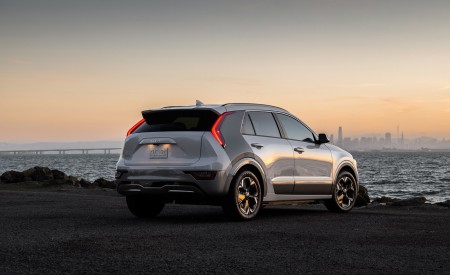 2023 Kia Niro Rear Three-Quarter Wallpapers  450x275 (32)