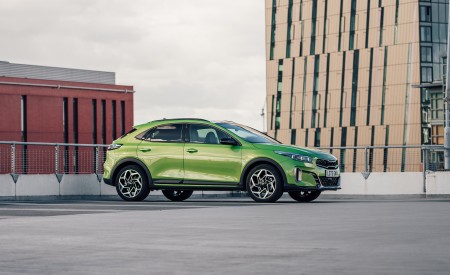 2023 Kia XCeed GT-line S (UK-Spec) Front Three-Quarter Wallpapers 450x275 (21)