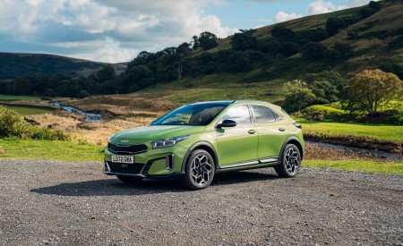 2023 Kia XCeed GT-line S (UK-Spec) Front Three-Quarter Wallpapers 450x275 (12)