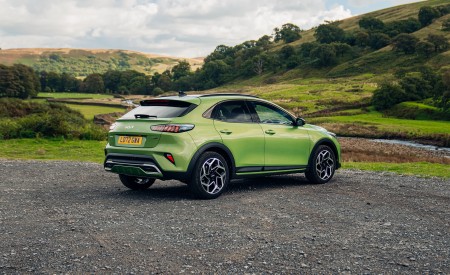 2023 Kia XCeed GT-line S (UK-Spec) Rear Three-Quarter Wallpapers 450x275 (14)