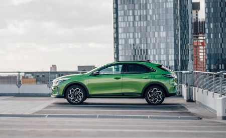 2023 Kia XCeed GT-line S (UK-Spec) Side Wallpapers  450x275 (29)