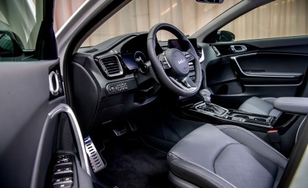 2023 Kia XCeed PHEV Interior Wallpapers 450x275 (31)
