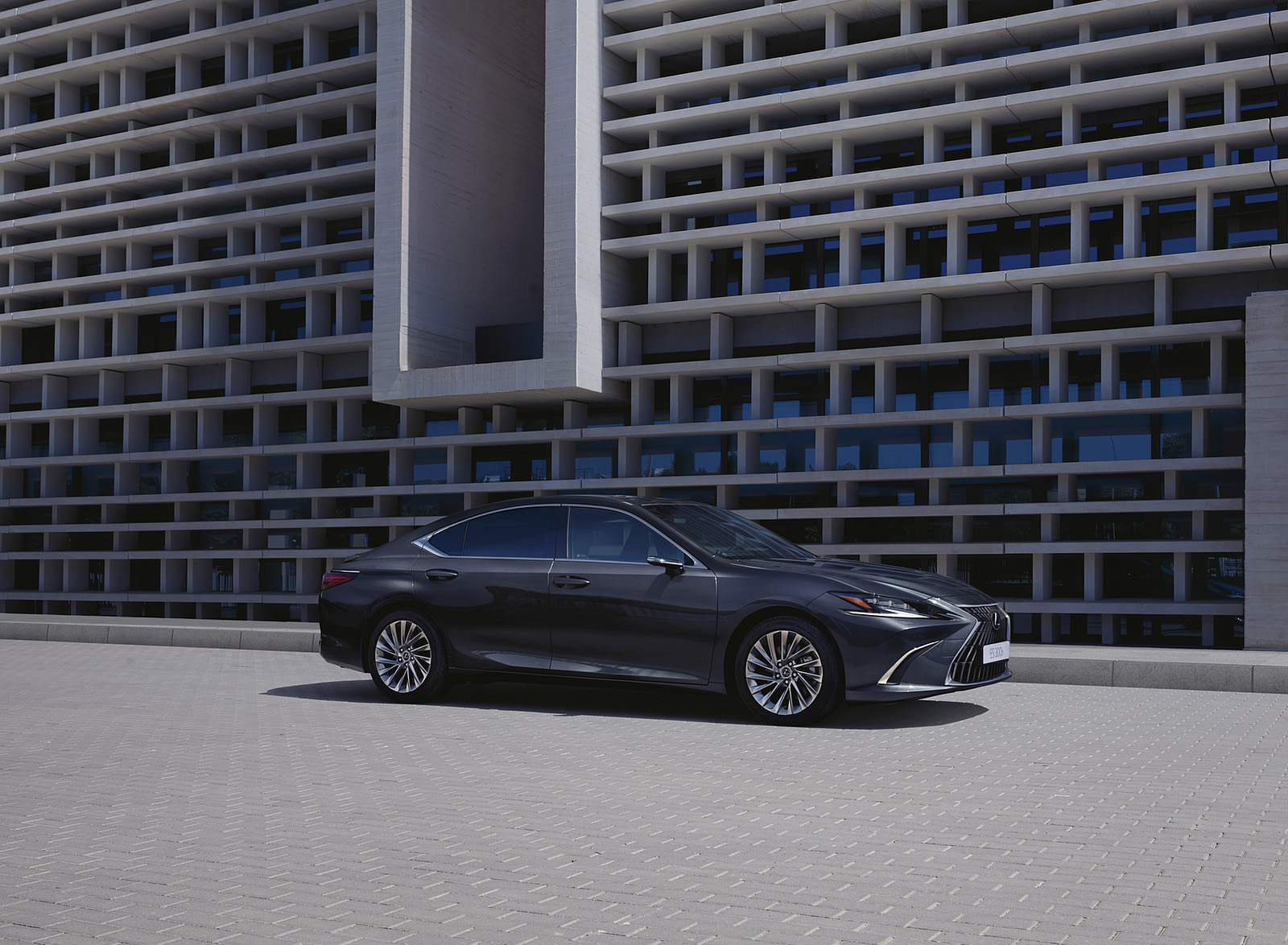 2023 Lexus ES (Euro-Spec) Front Three-Quarter Wallpapers (11)