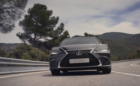 2023 Lexus ES (Euro-Spec) Front Wallpapers 450x275 (7)