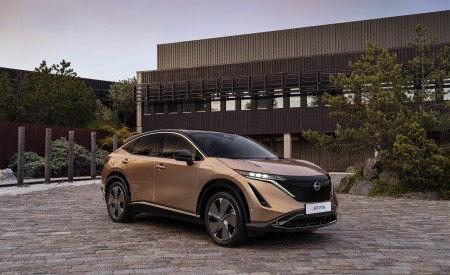 2023 Nissan Ariya Front Three-Quarter Wallpapers  450x275 (33)